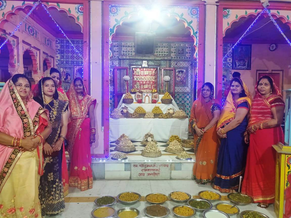 भगवान जगदीश मंदिर में अन्नकूट का आयोजन हुआ
