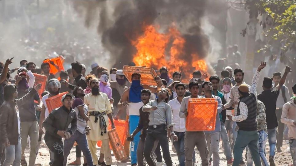 दिल्ली हिंसा: क्या 'टुकड़े-टुकड़े गैंग' ने कराए दिल्ली में दंगे? कौन है इस तबाही का मास्टरमाइंड!