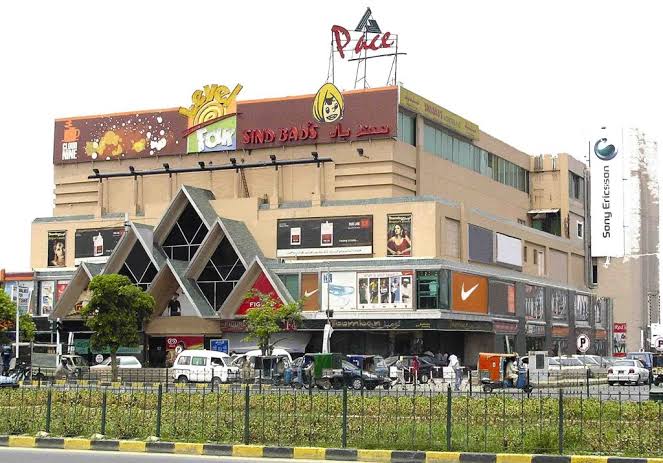 गुजरात में अब चौबीसों घंटे खुले रहेंगे मॉल और मल्टीप्लेक्स, जानिए पूरी खबर