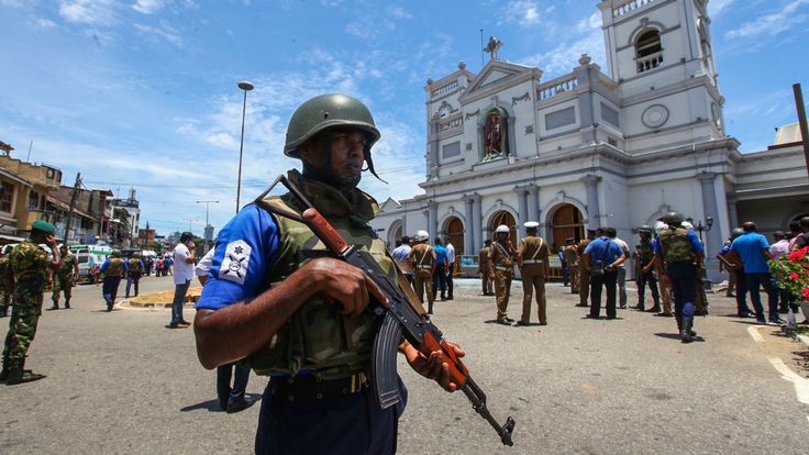 श्रीलंका में धमाके  आईएस से जुड़े 140 संदिग्धों की तलाश में जुटी एजेंसियां, पुलिस चीफ ने इस्तीफा दिया
